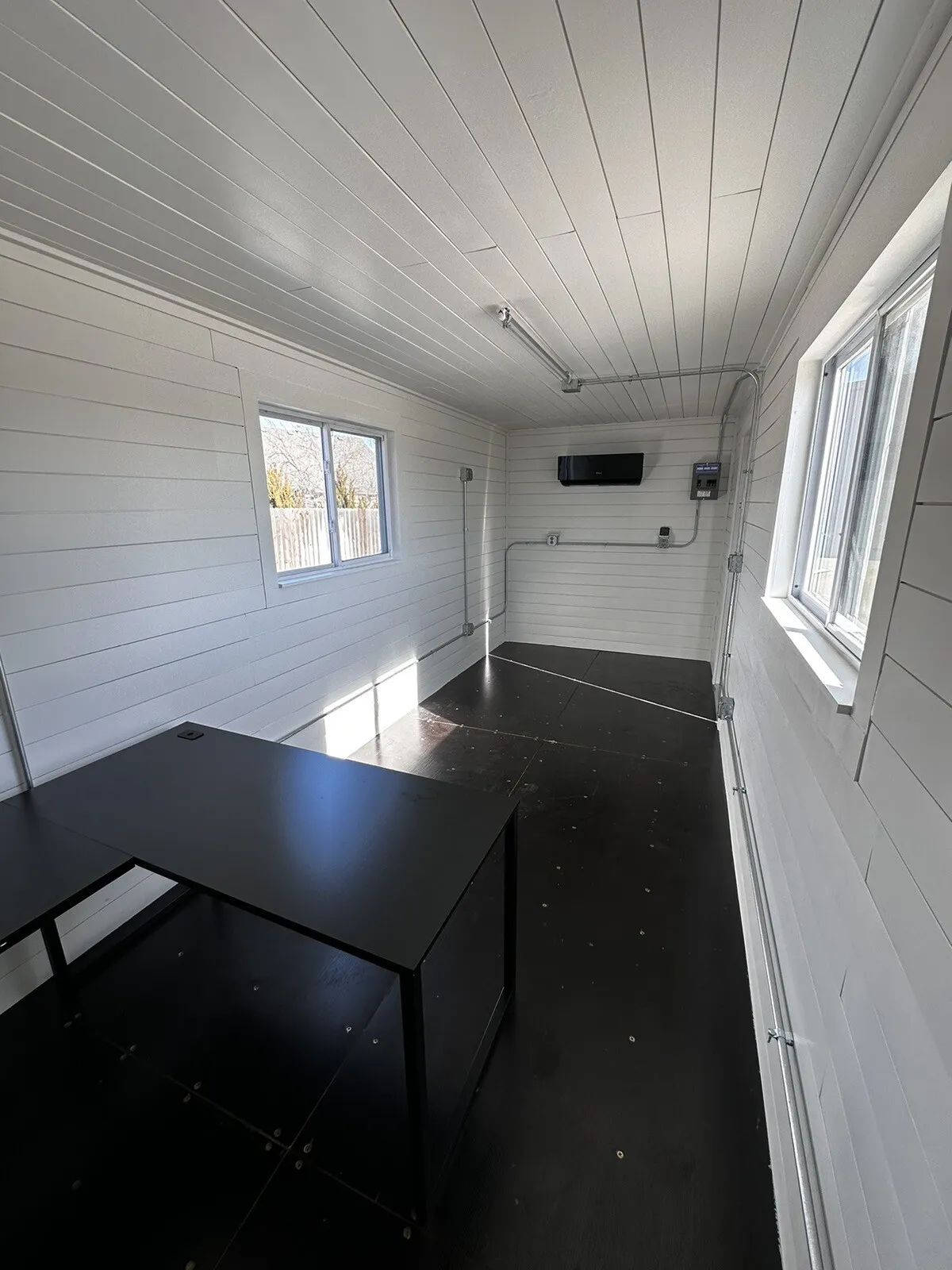 20ft 20’ Slate Gray Shiplap 120V Shipping Container Office Mini Split for Sale - Image 4