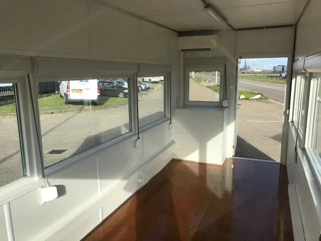 20ft Container with Glass Viewing Windows