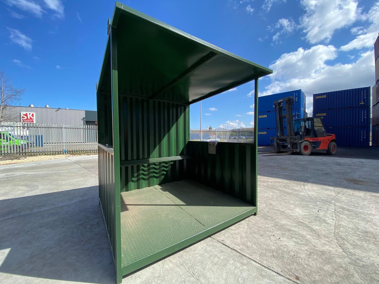 5 x 8ft Premium Smoking Shelter Ready to Ship! for Sale - Image 2