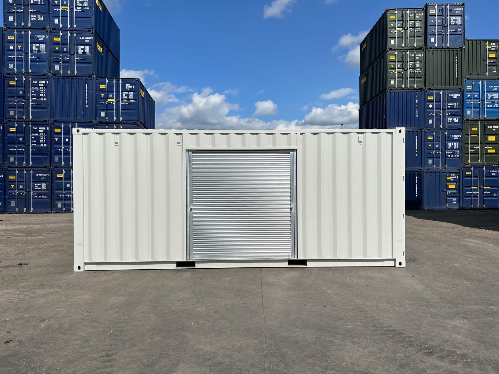 20ft Custom Shipping Container – Roller Shutter RAL 7035 Respray for Sale - Image 2