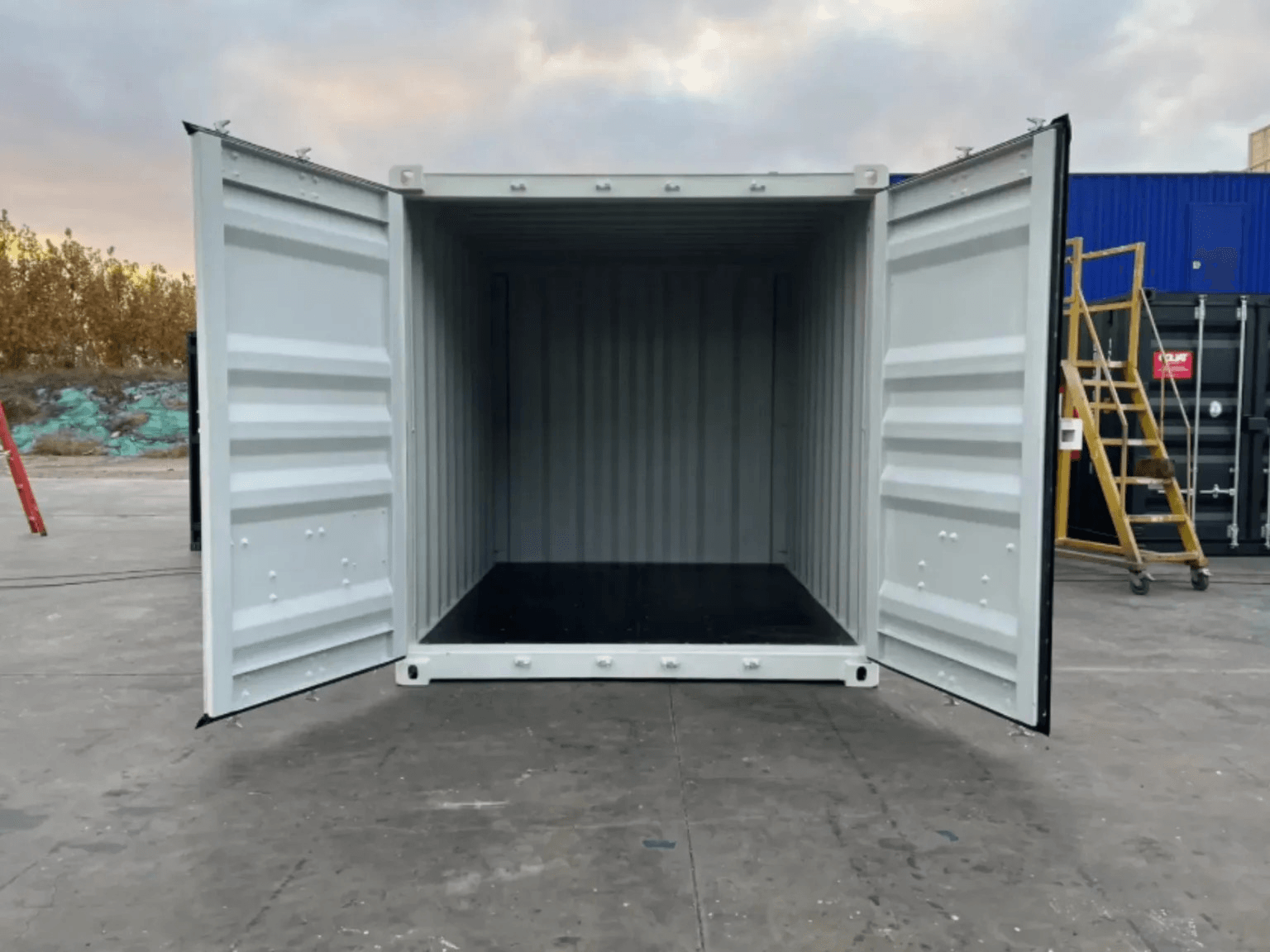 10 ft High Cube Shipping Containers White (New) - Image 4