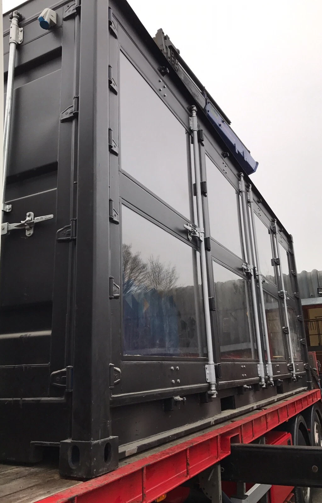 20ft Container With Glass Windows for Sale - Image 6