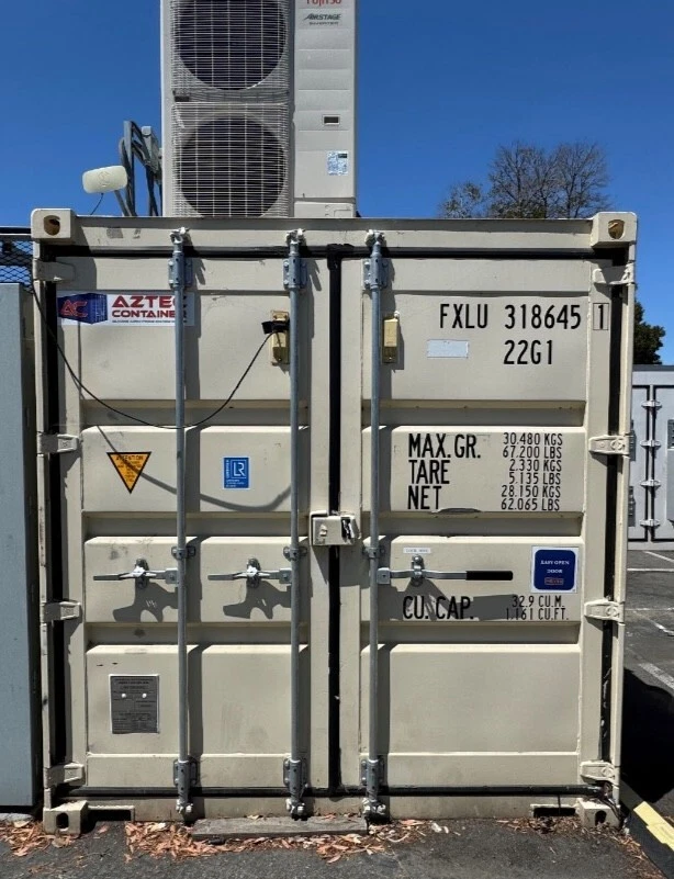 Refrigerated 20′ Conex Shipping Container for Sale