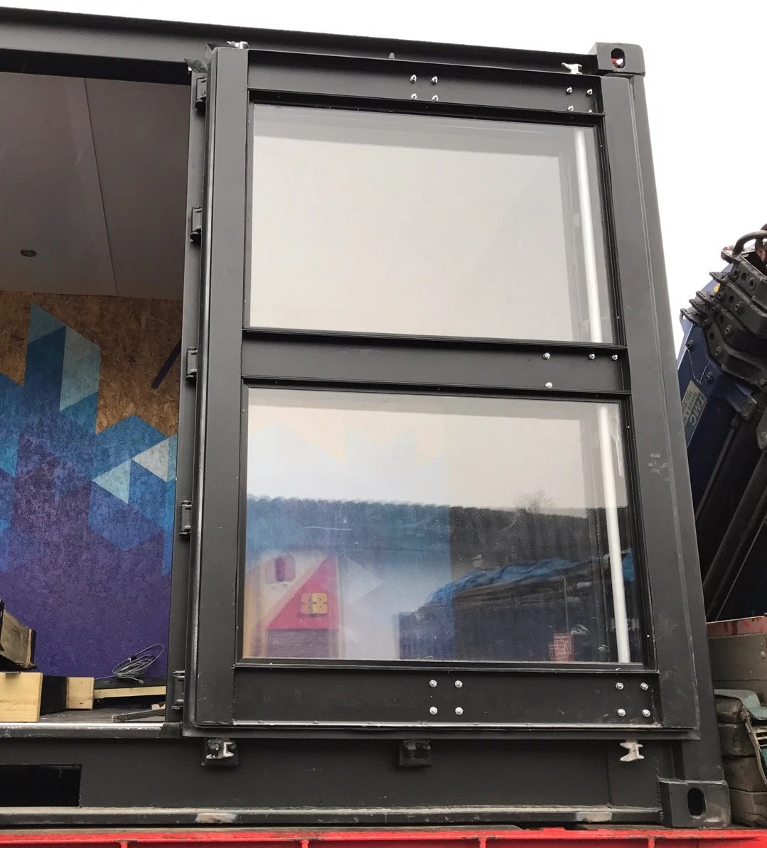 20ft Container With Glass Windows for Sale - Image 3
